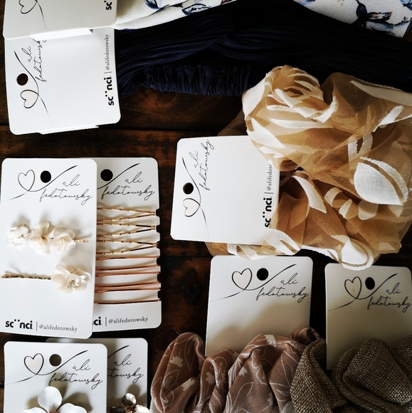 Accessory Lot - Picture 1 of 10